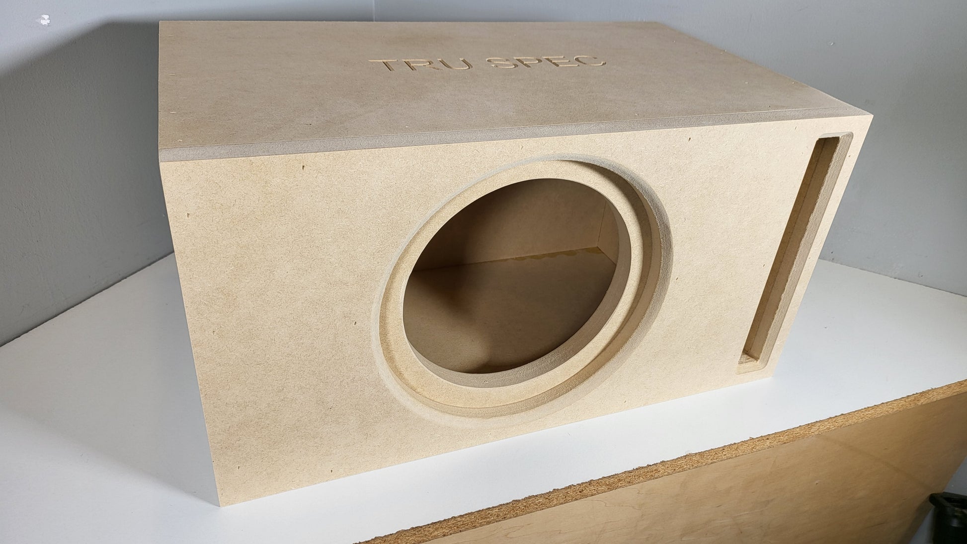 TRU SPEC Prefab Single 8" Subwoofer Enclosure Sundown SA.