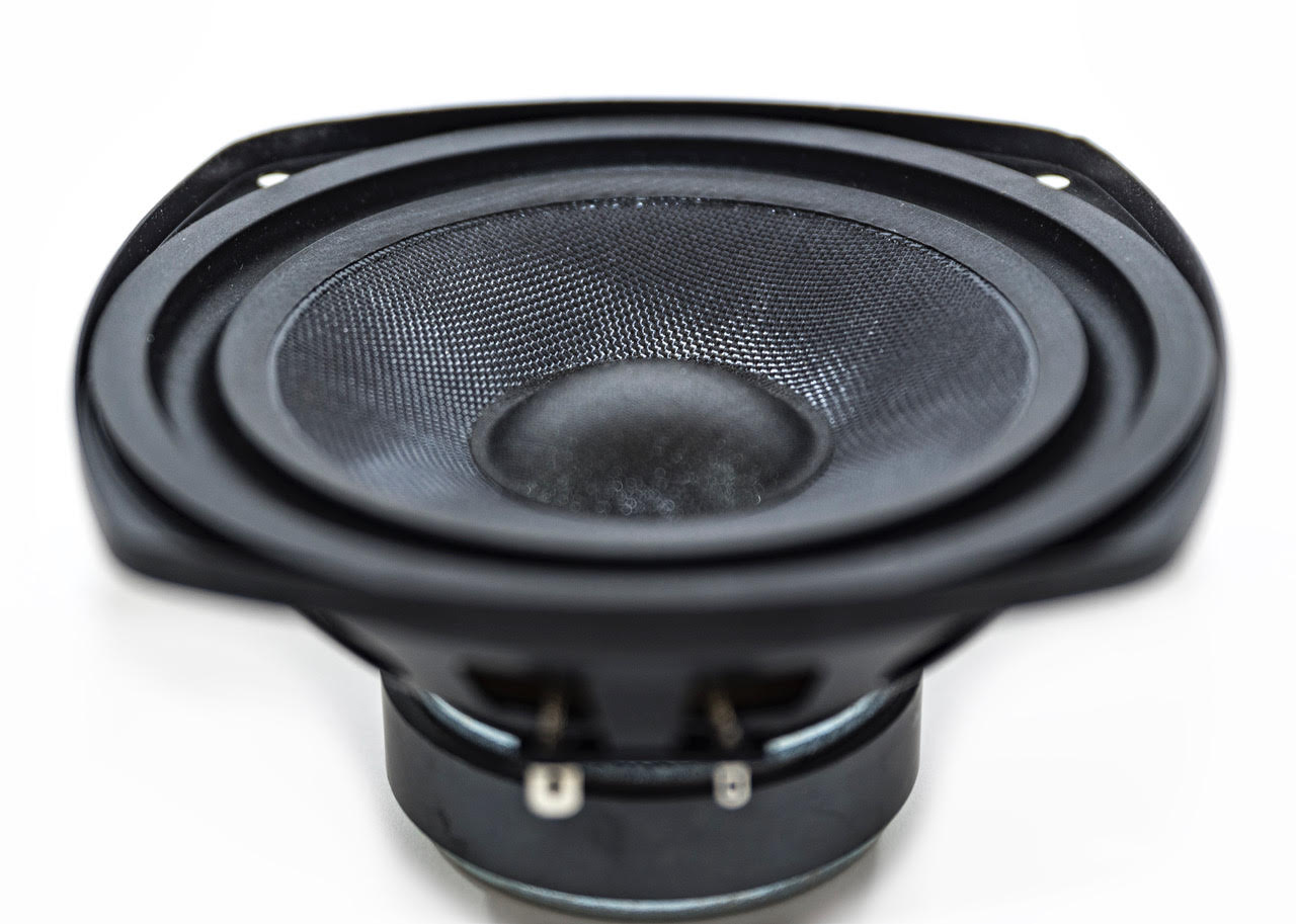 Bavsound Rear Deck Subwoofer Replacement Kit (4 Speakers) BMW E38 7 Series 1995-2001.